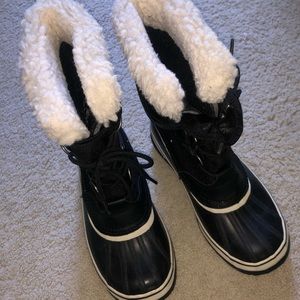 Snow boots